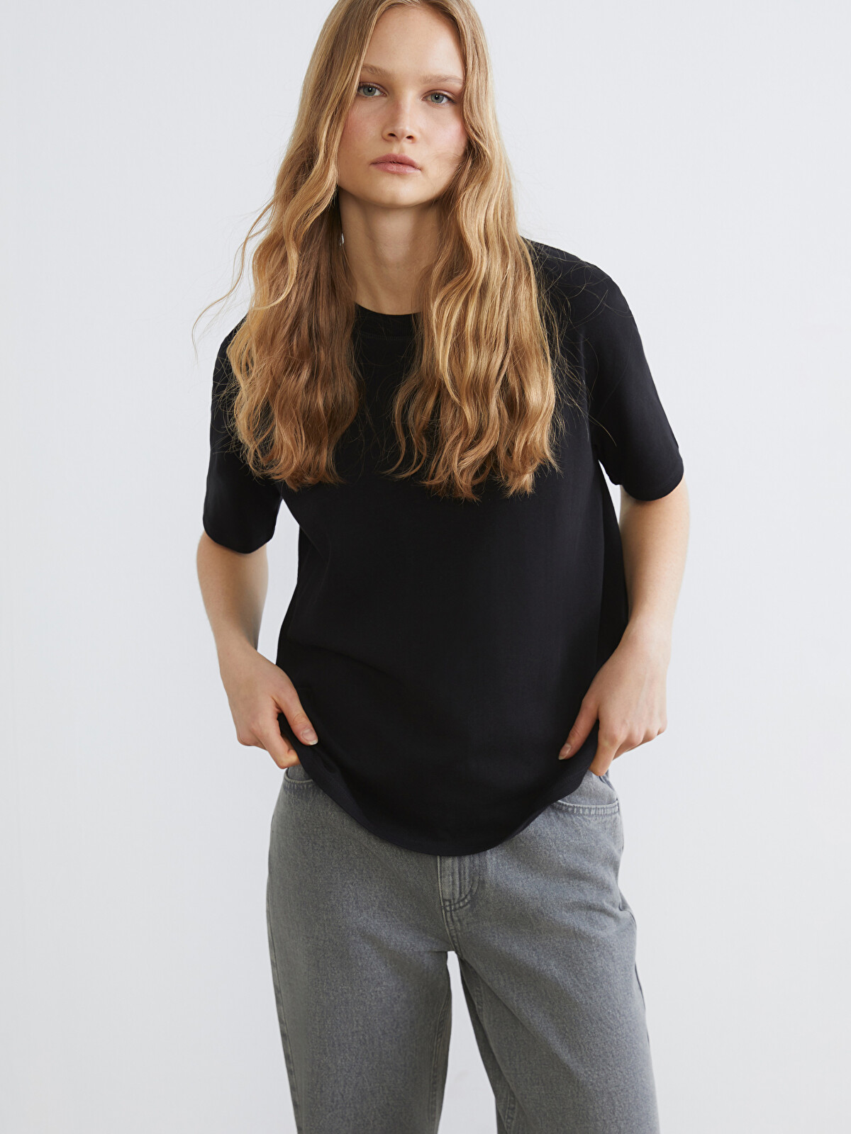 archivio プルオーバー ブラック 38 XSIDE Crew Neck Women's T-shirt - S6BN68Z8-CVL | LC Waikiki