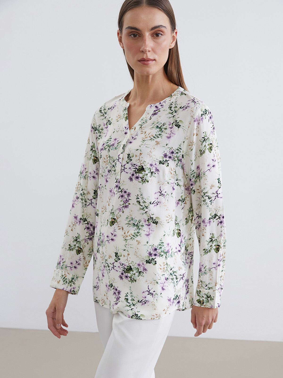 LCW Grace Floral blouse with an asymmetrical neckline. - S6BQ76Z8
