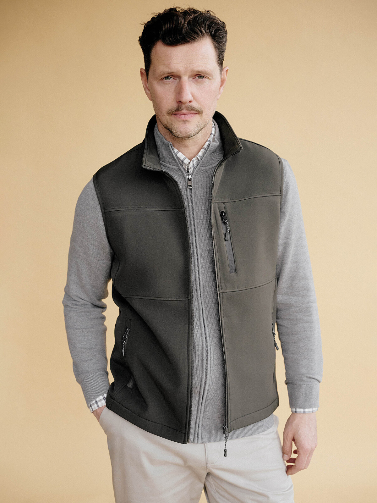 LCWAIKIKI Classic Men's Vest with Stand Collar in a Regular Fit