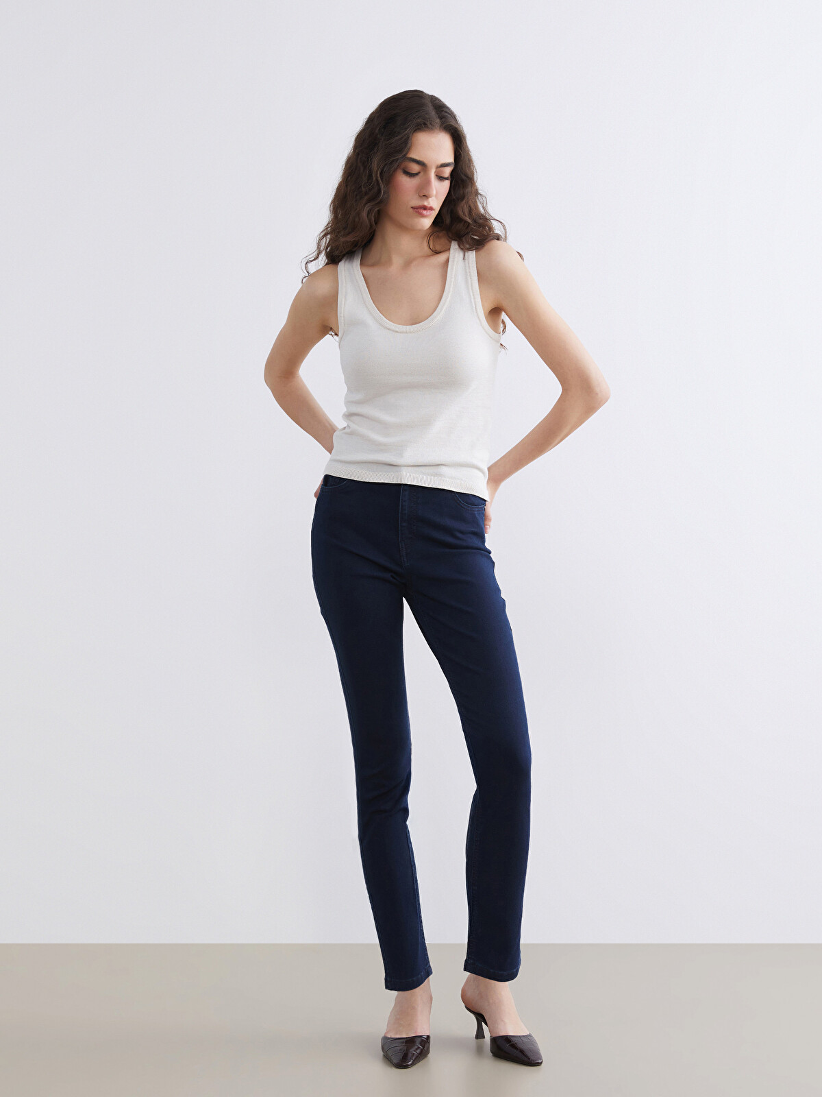 パンツ MAZZ denim n3 LCWAIKIKI Classic Siyah Slim Fit Kadın Jean Pantolon - S6EM26Z8