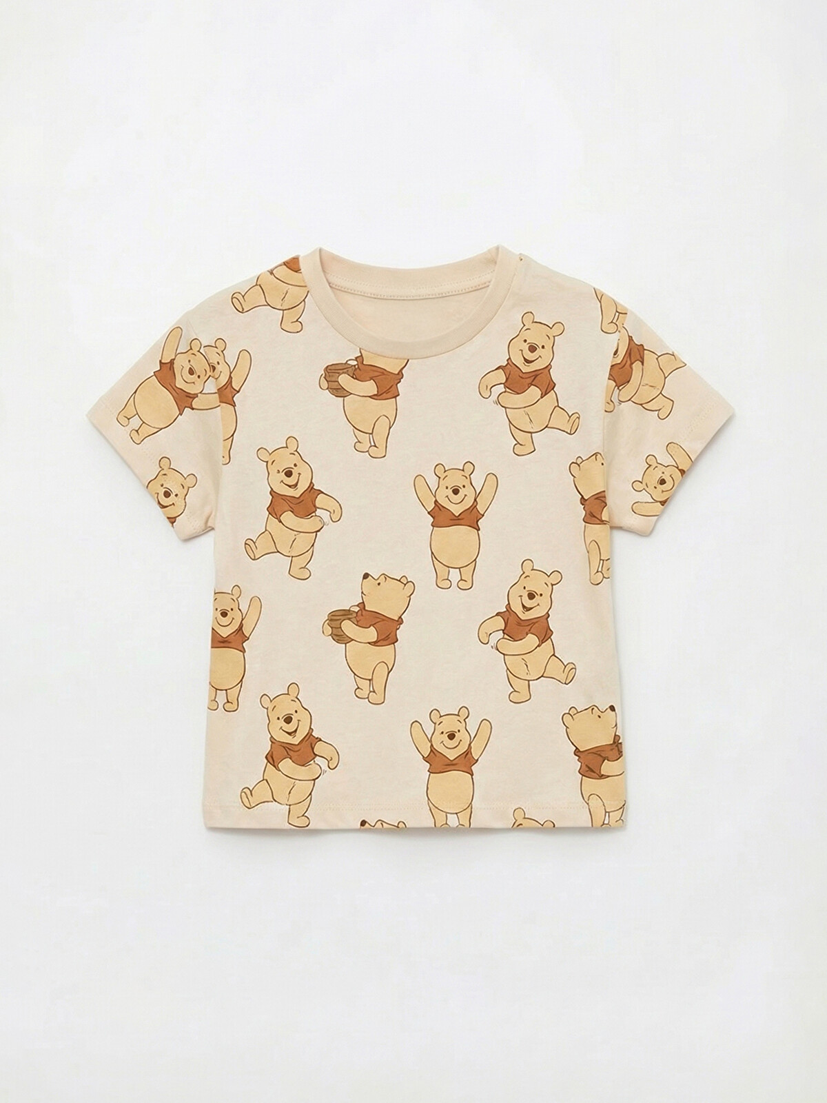 LCW baby Licensed Winnie The Pooh Baby Boys' T-shirt And Shorts