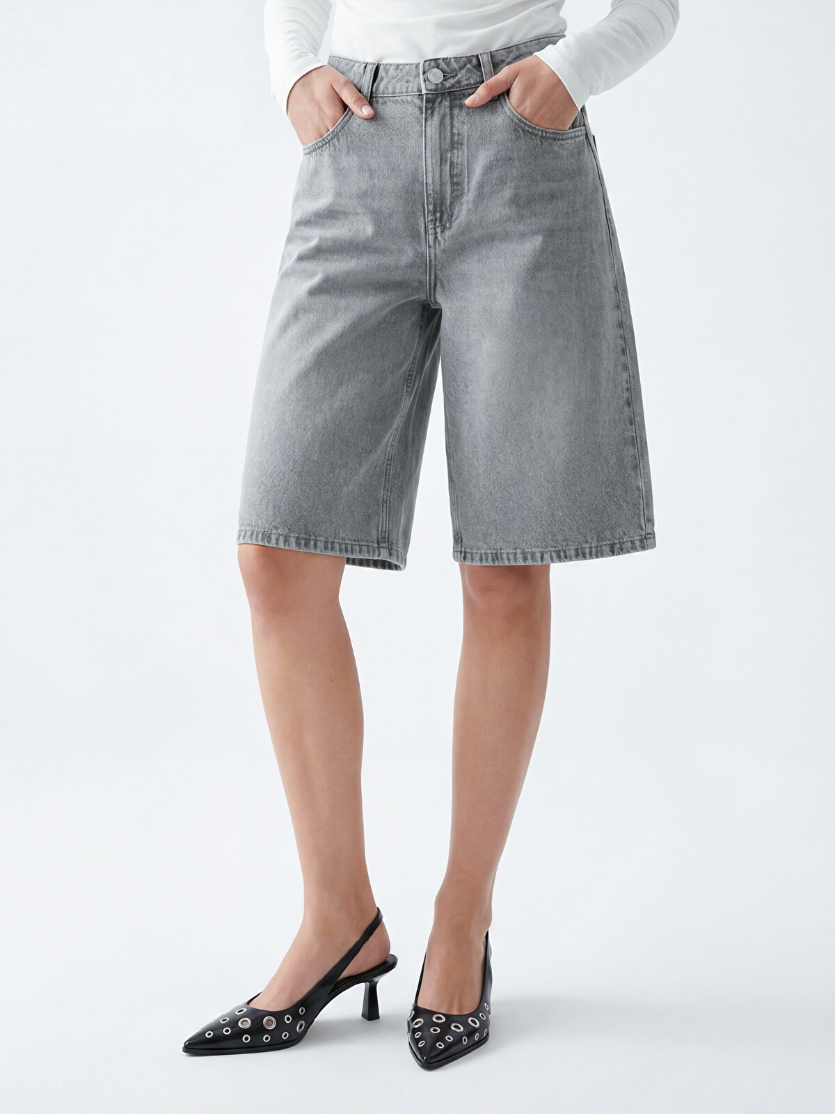 XSIDE Bermuda Fit Women's Jean Shorts - S6G682Z8-CTK | LC Waikiki