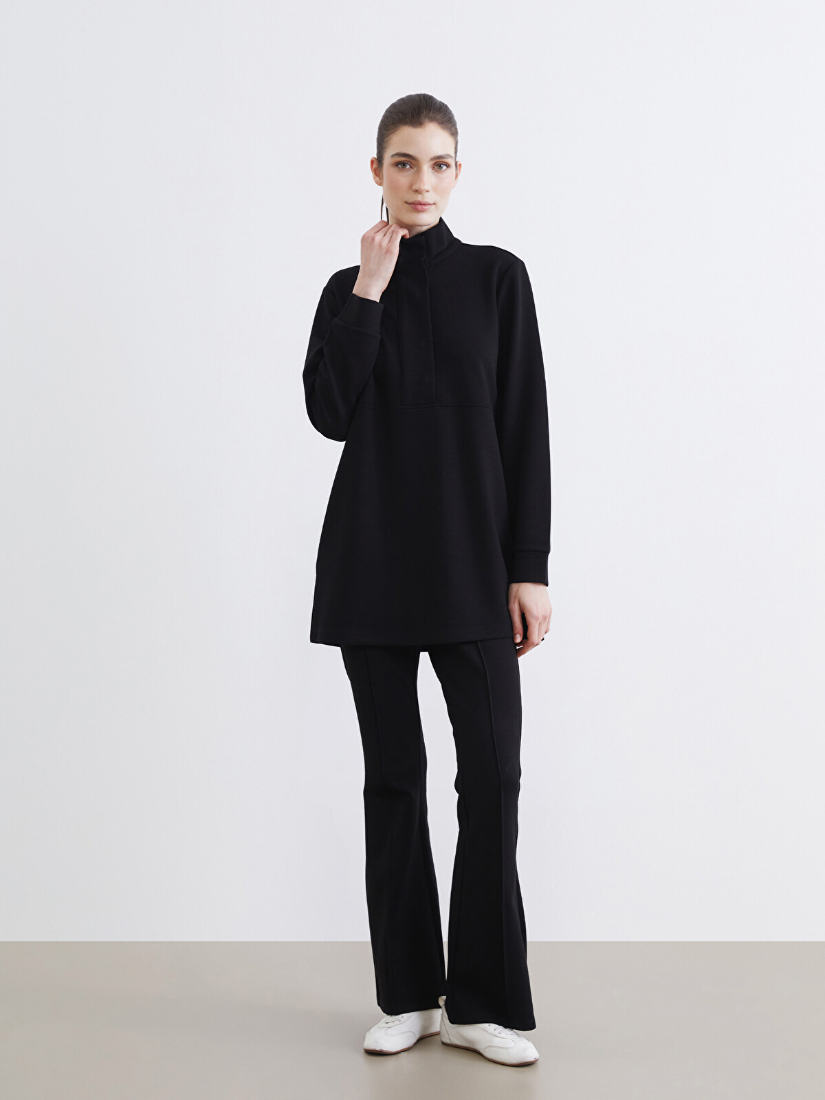 LCW Modest Siyah Dik Yaka Soft Touch Kadın Sweatshirt Tunik