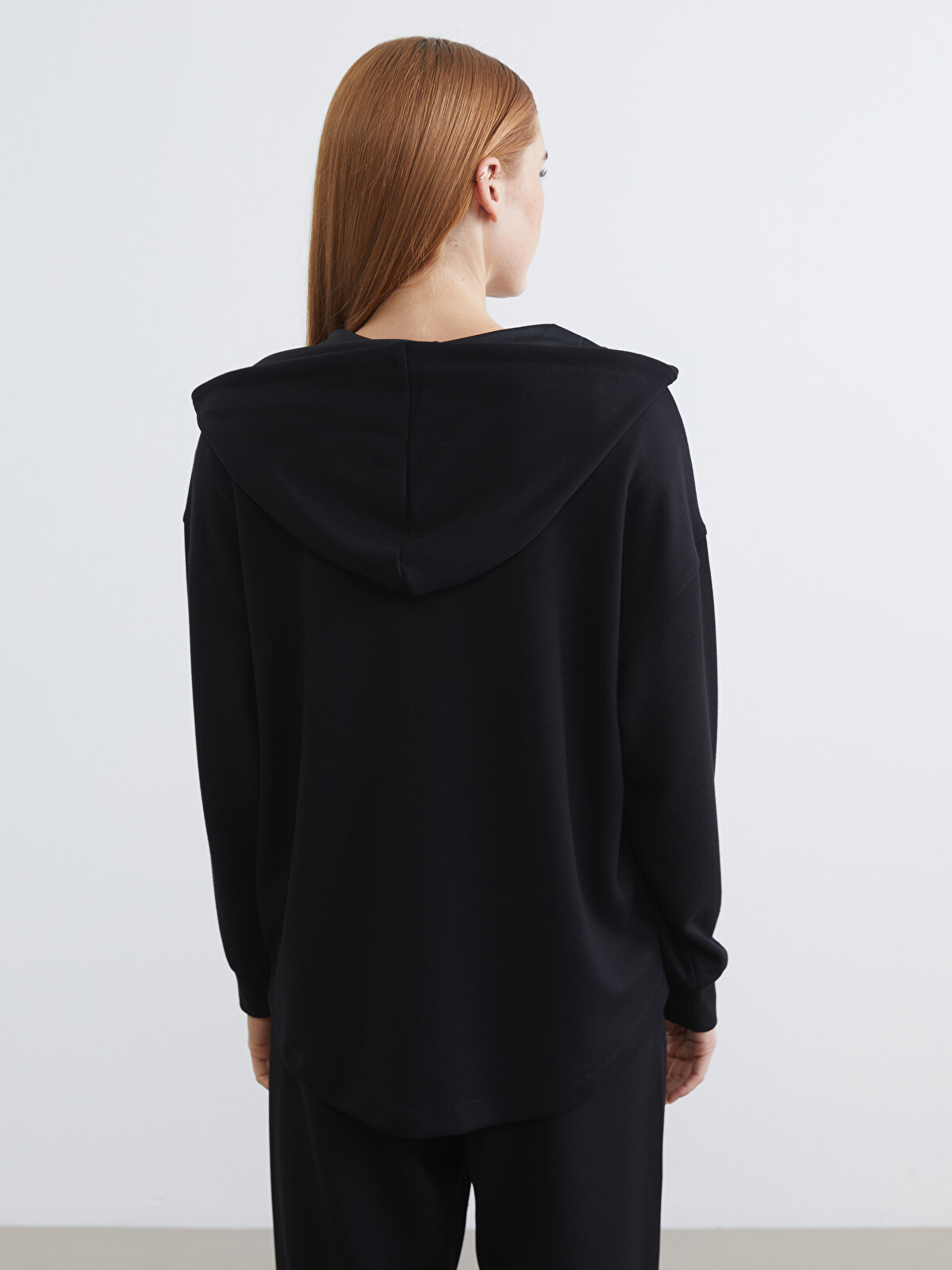 LCW Modest Siyah Kapüşonlu Soft Touch Kadın Fermuarlı Sweatshirt
