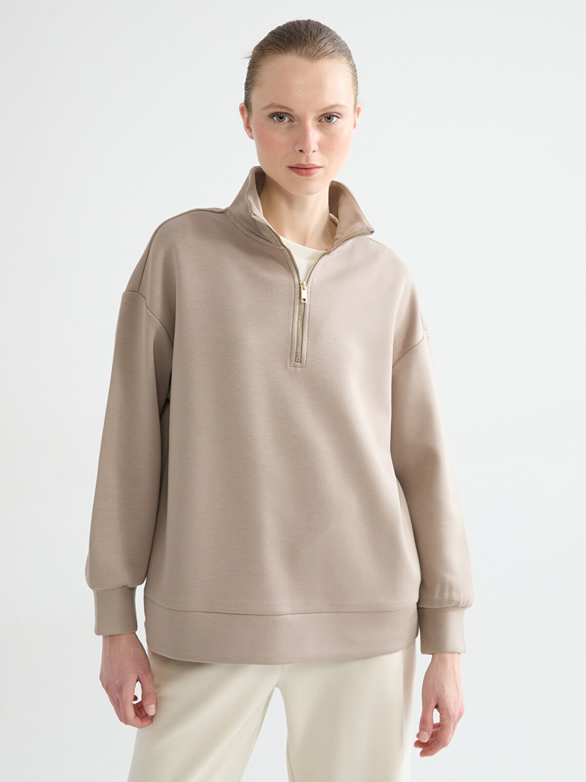 LCWAIKIKI Classic Dik Yaka Soft Touch Kadın Sweatshirt - S6HF78Z8