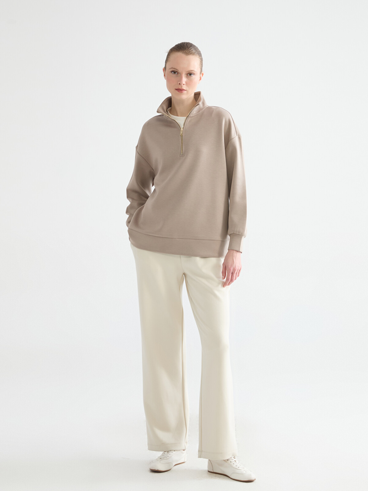 LCWAIKIKI Classic Dik Yaka Soft Touch Kadın Sweatshirt - S6HF78Z8