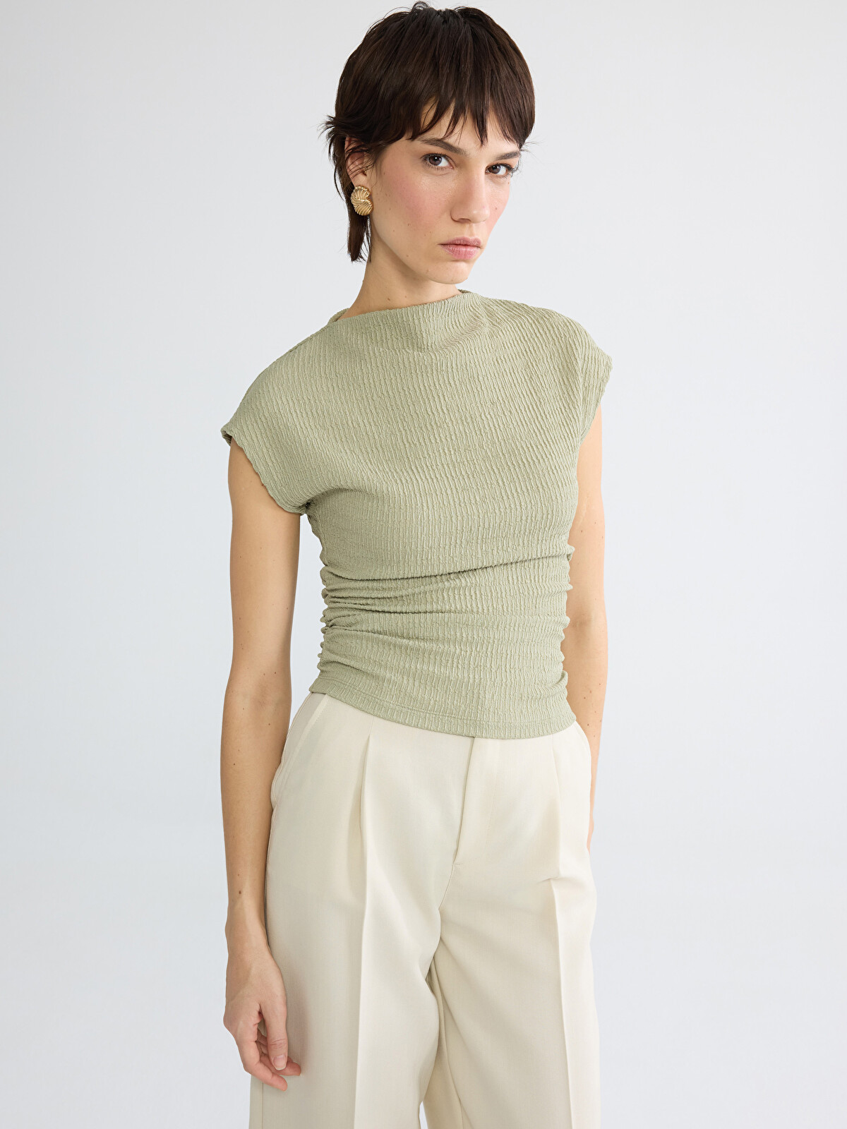 ウッシー 様 LCW Vision Women's Slash Neck Textured Ruched Blouse - S6I650Z8