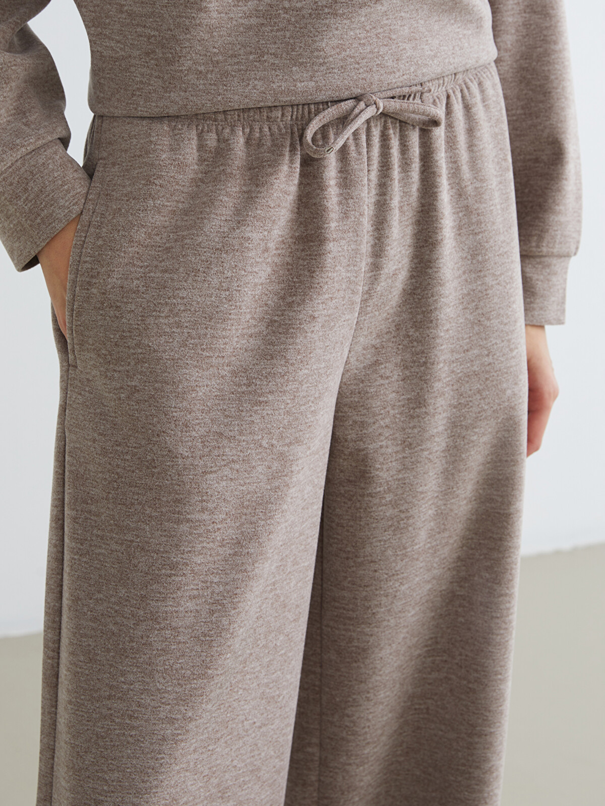 LCWAIKIKI Classic Elastic Waist Soft Touch Women's Sweatpants