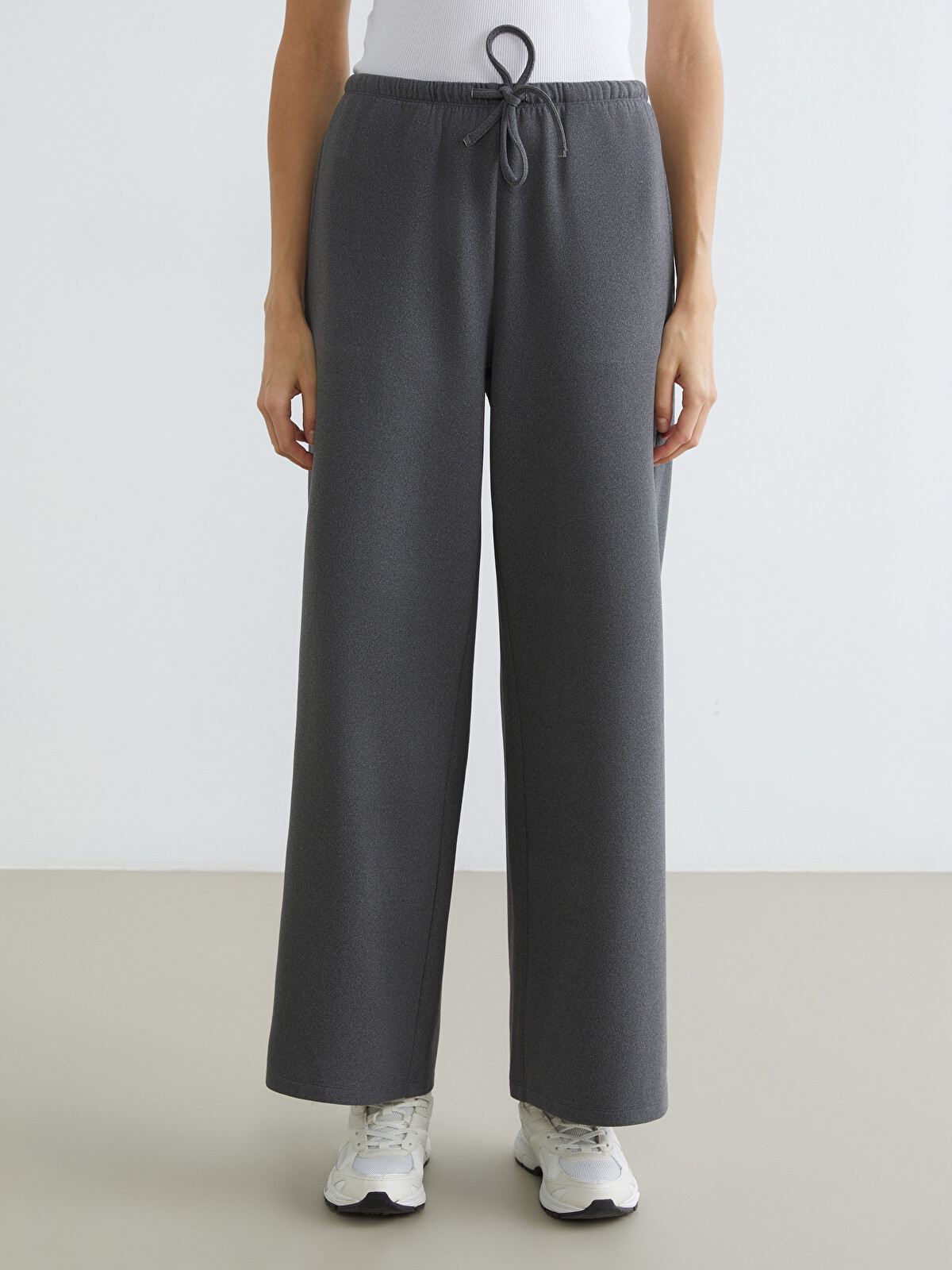 LCWAIKIKI Classic Elastic Waist Soft Touch Women's Sweatpants