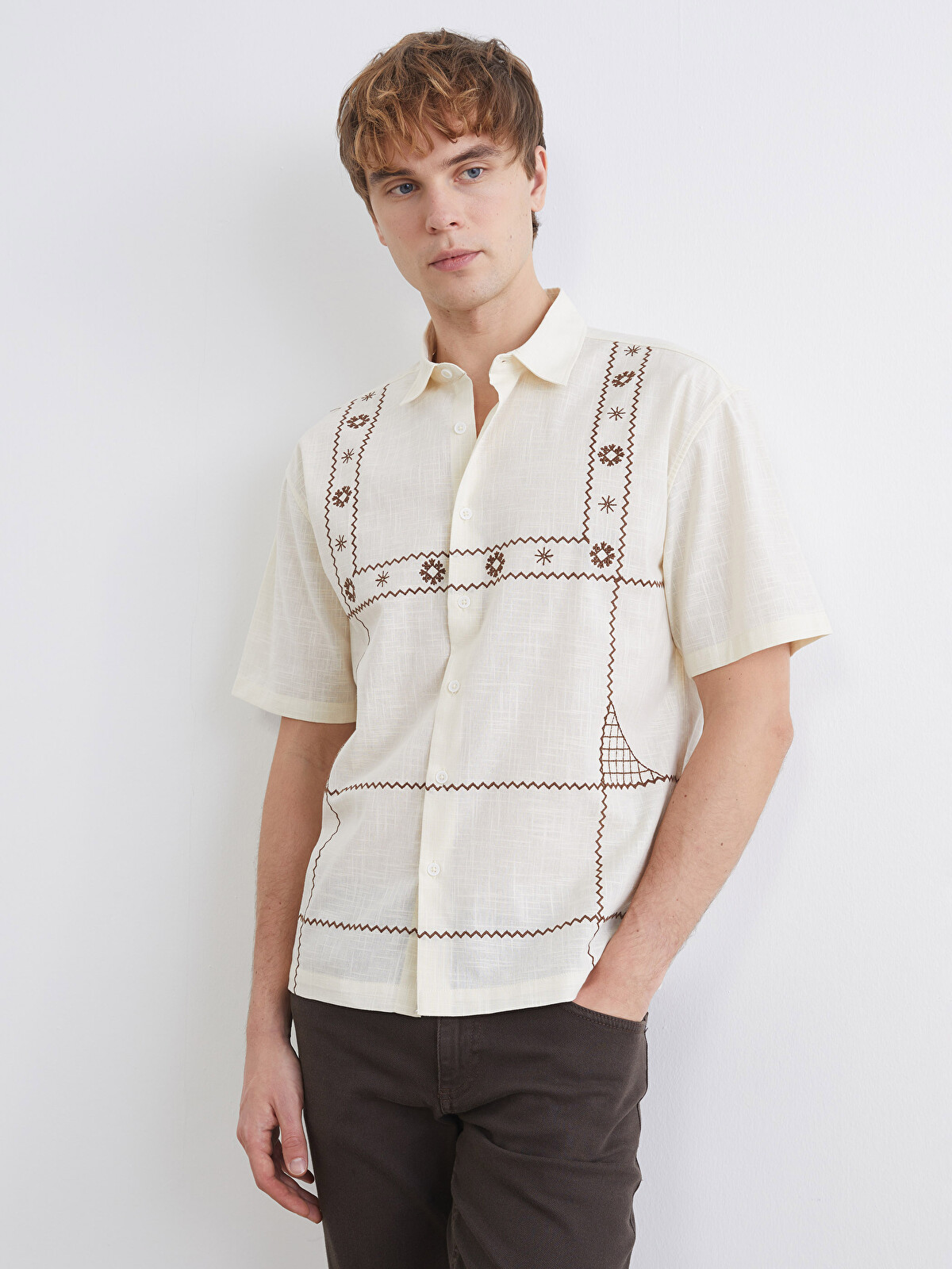 Men’s SideTuck Shirt XSIDE Loose Fit Embroidered Men's Shirt - S6I735Z8-HZZ | LC Waikiki