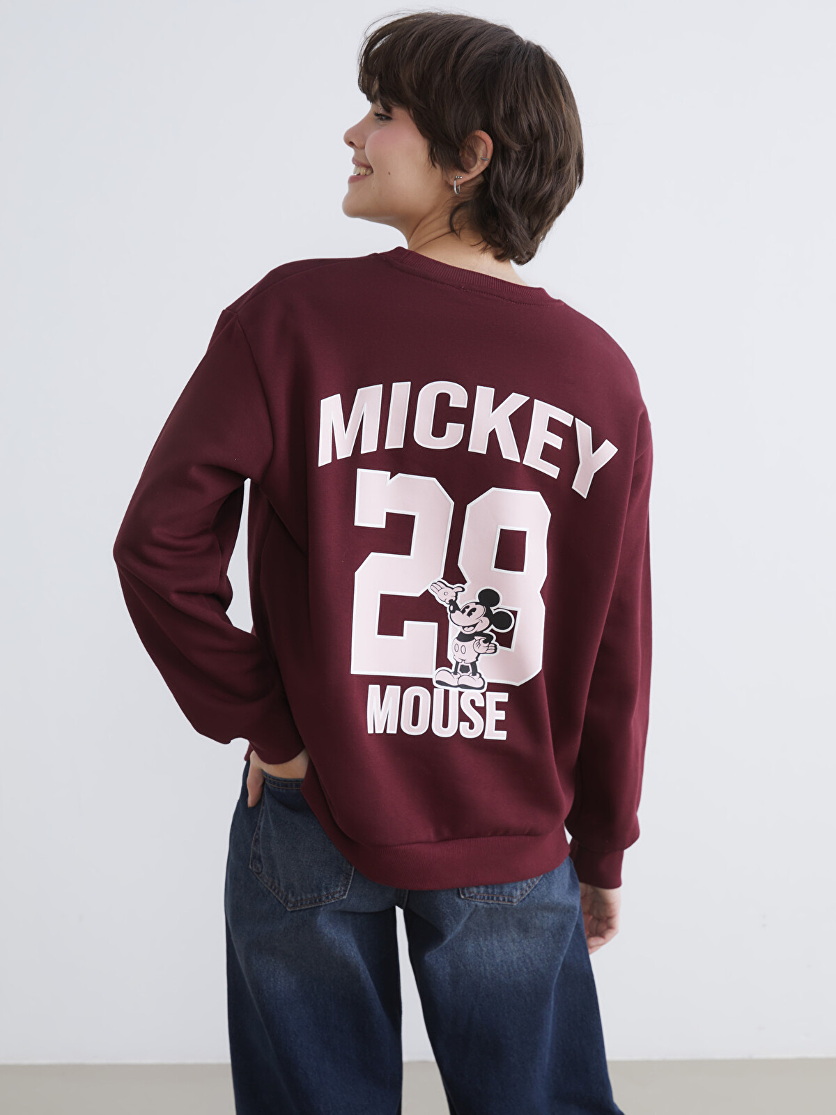 XSIDE Women's oversized sweatshirt featuring a Mickey Mouse print