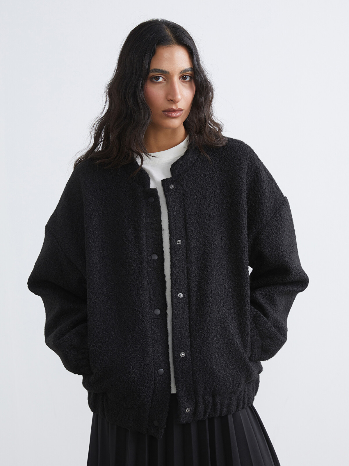 LCW Modest Siyah Kolej Yaka Oversize Kadın Pelüş Mont - S6JM46Z8