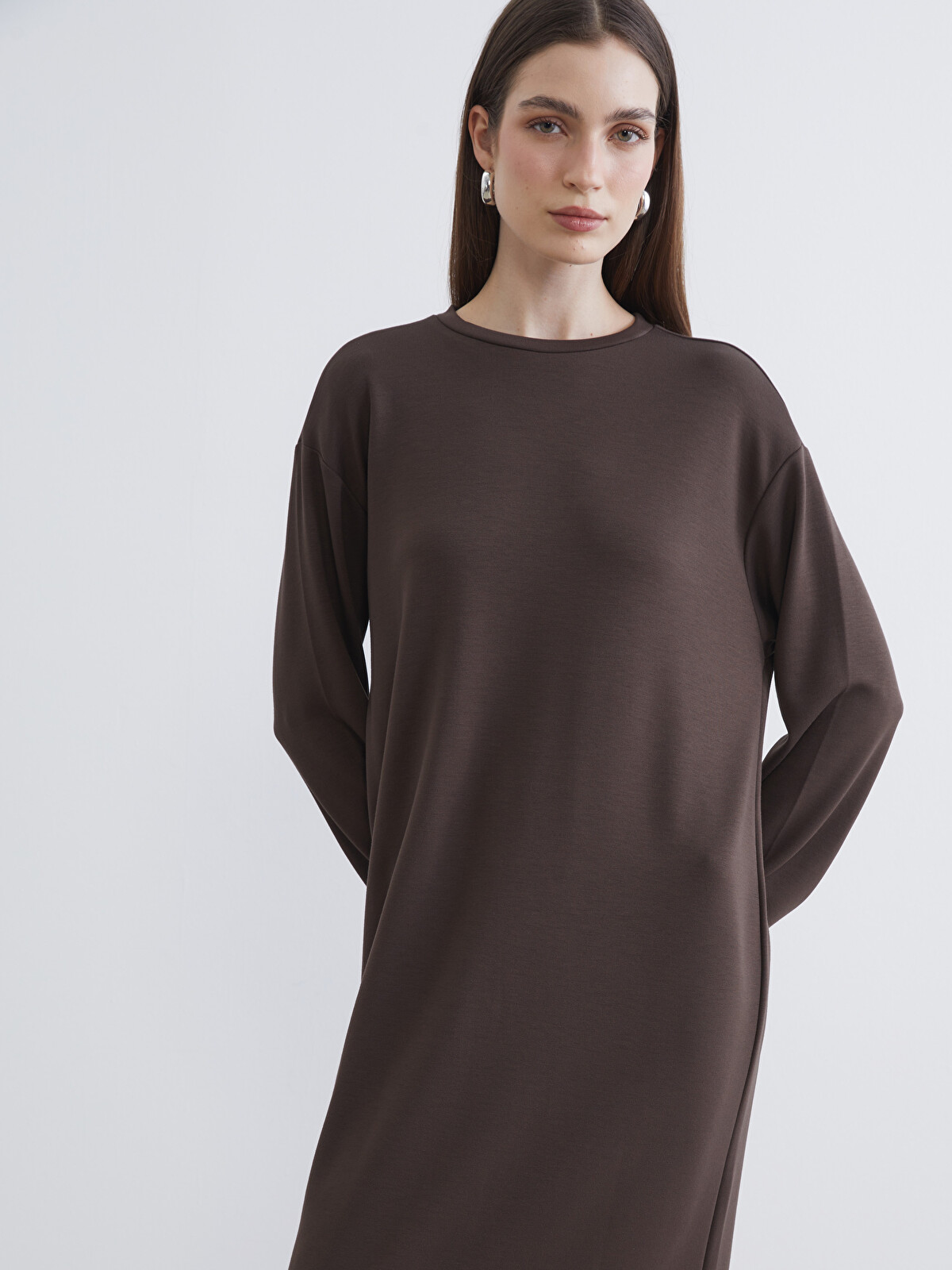 LCW Modest Kahverengi Bisiklet Yaka Yırtmaçlı Sweat Elbise
