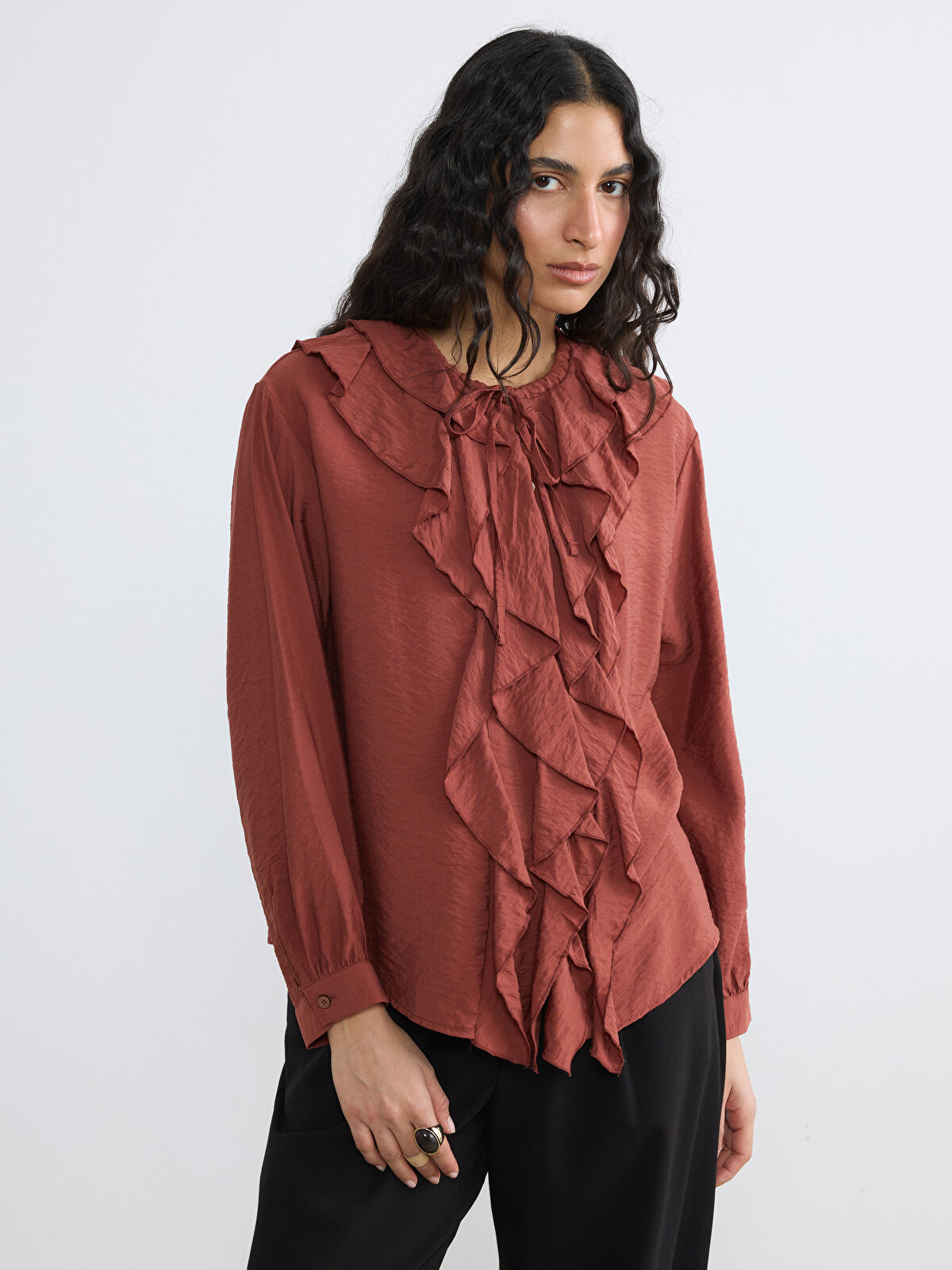 LCW Modest Bağlamalı Yaka Fırfırlı Oversize Bluz