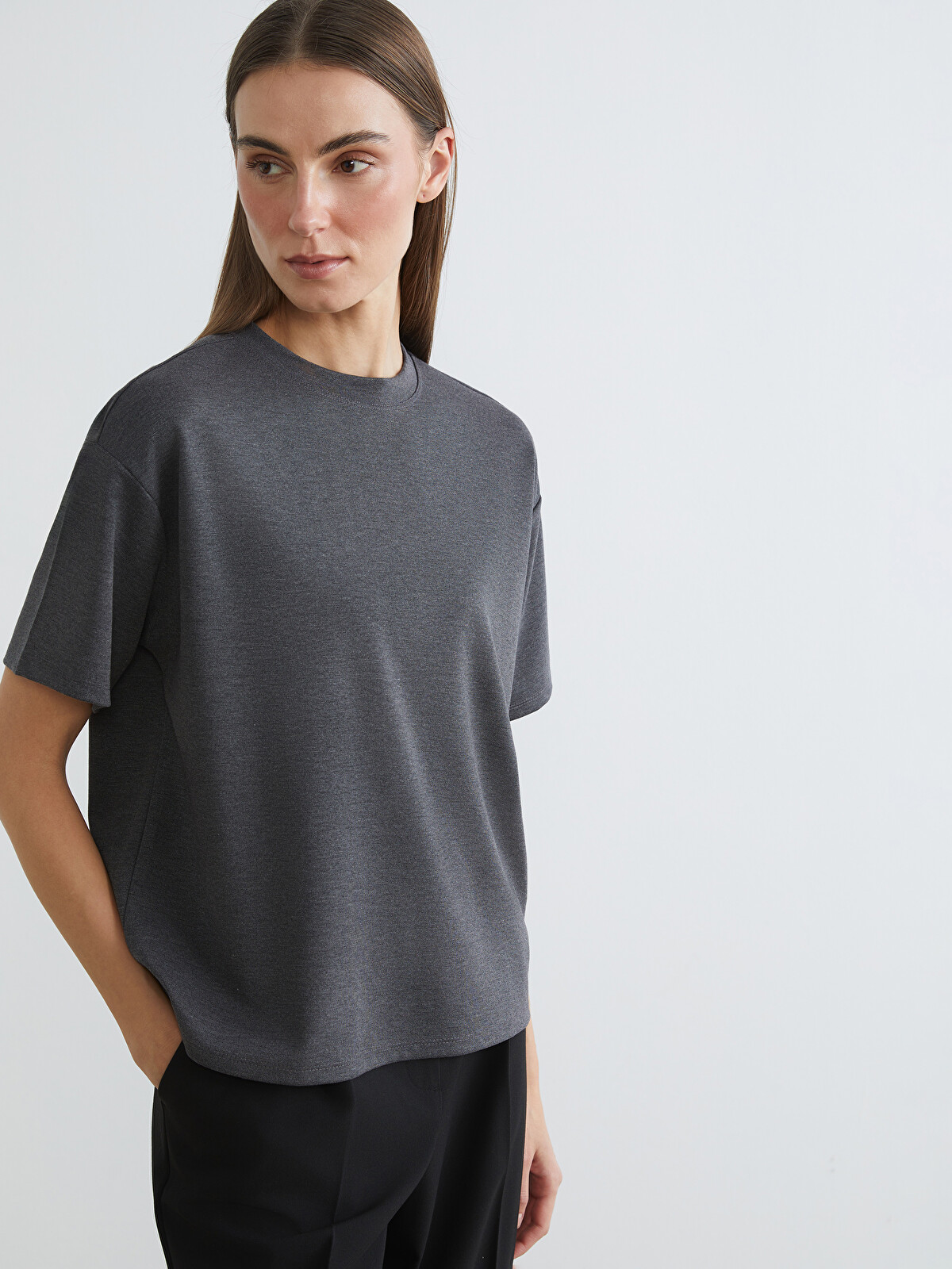 LCWAIKIKI Basic Antrasit Bisiklet Yaka Oversize Kadın Tişört