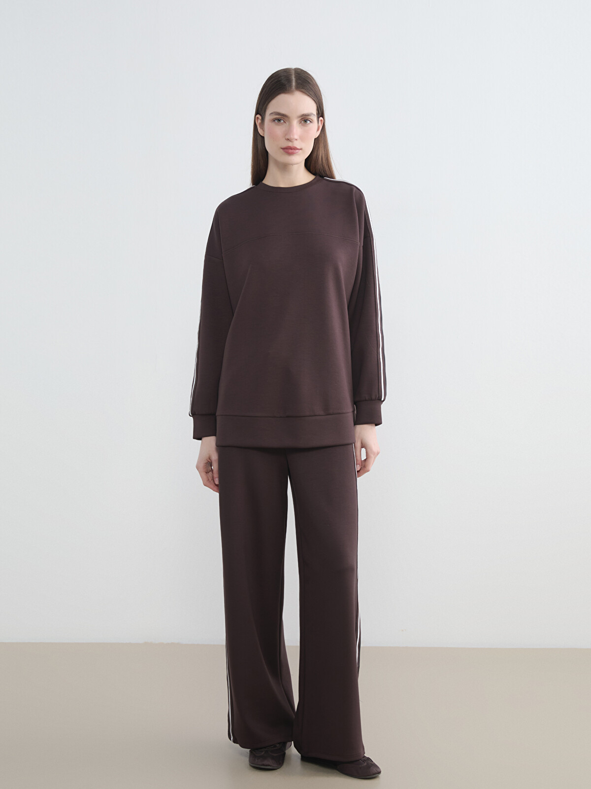LCW Modest Kahverengi Bisiklet Yaka Oversize Kadın Sweatshirt