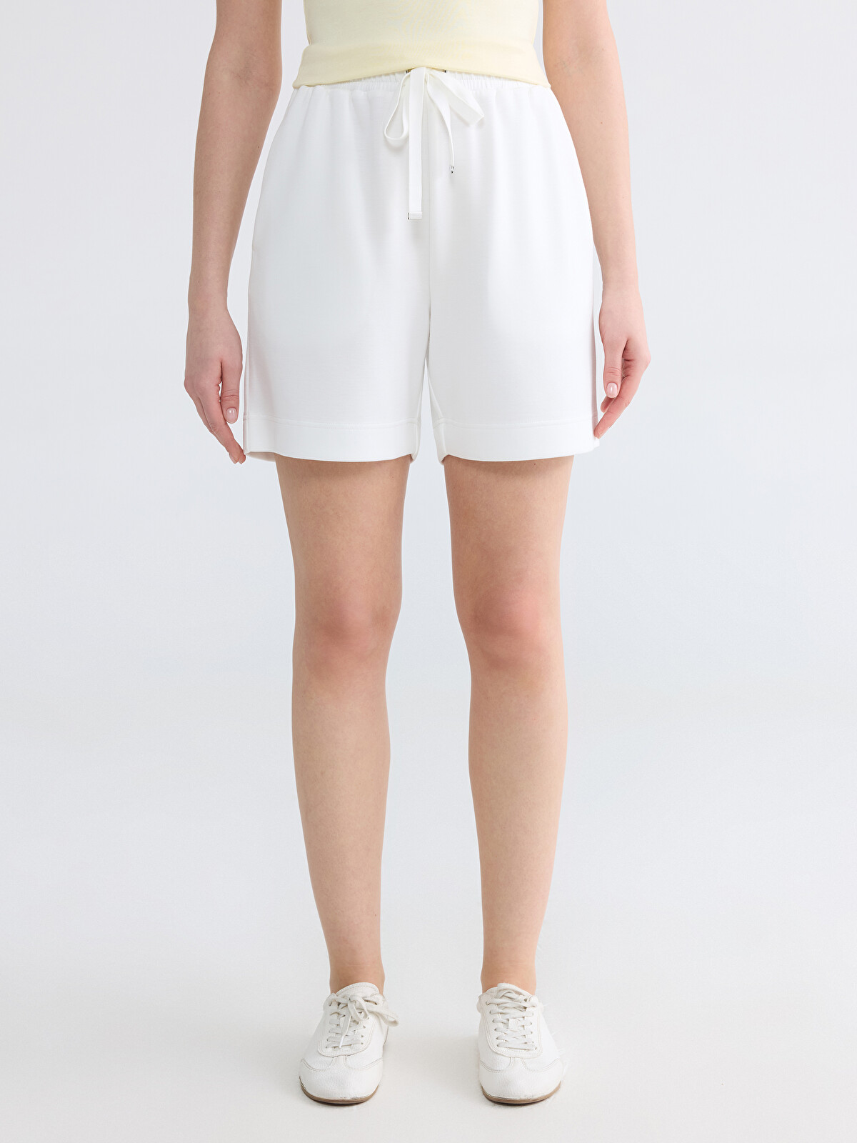 LCWAIKIKI Basic Shorts Femme à Taille Élastiquée au Toucher Doux