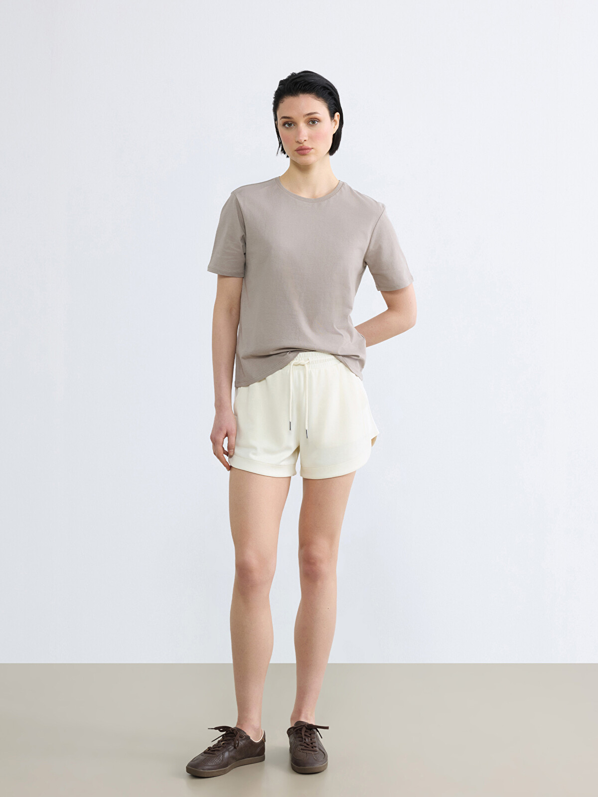 LCW Vision Elastic Waist Women's Shorts - S6MF67Z8-QVB | LC Waikiki