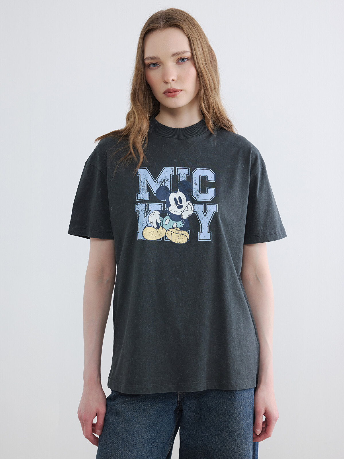 LCW Modest Antrasit Mickey Mouse Baskılı %100 Pamuklu Kadın Tişört