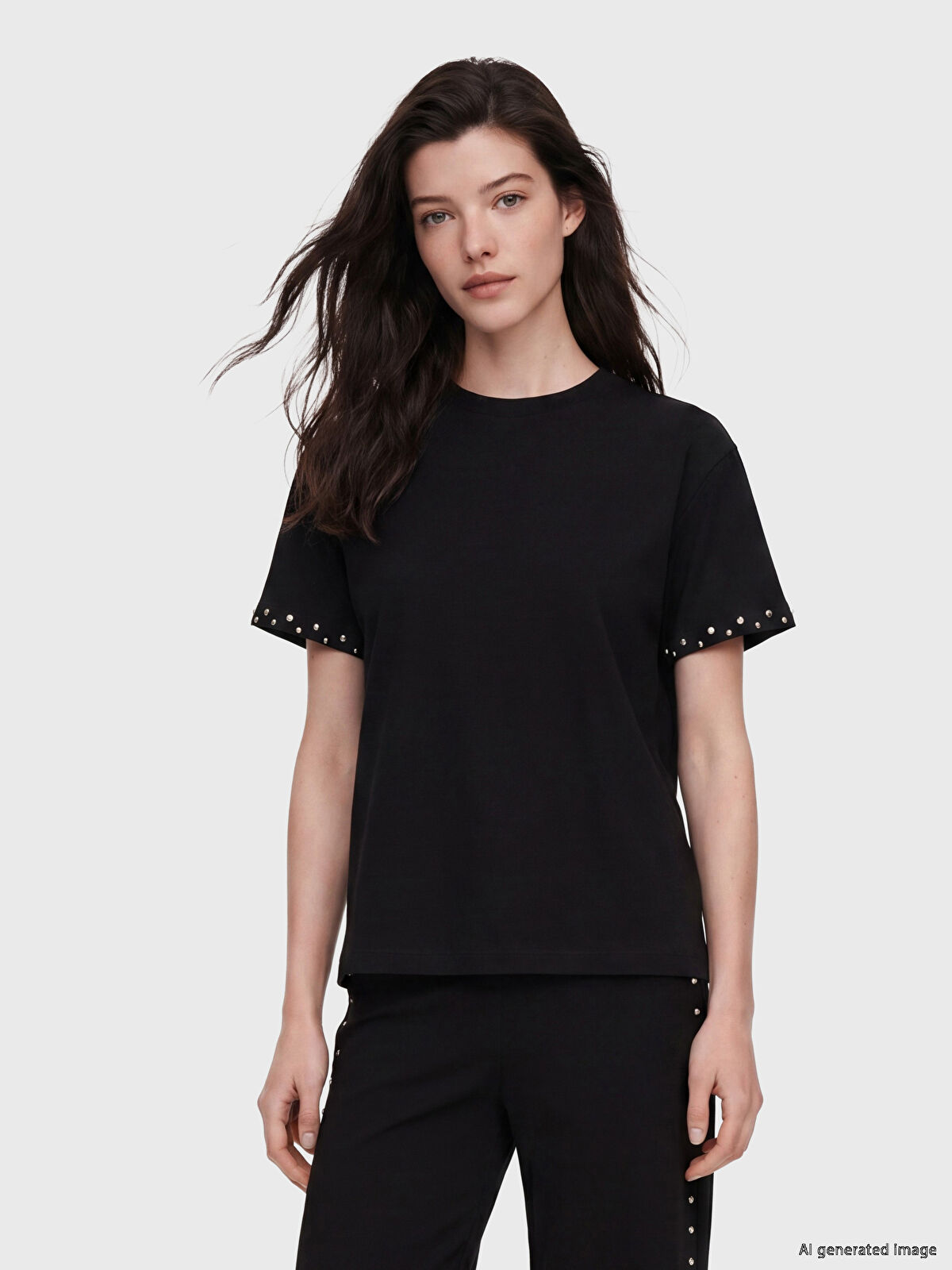LCW Comfort Bisiklet Yaka Taşlı Kadın Tişört