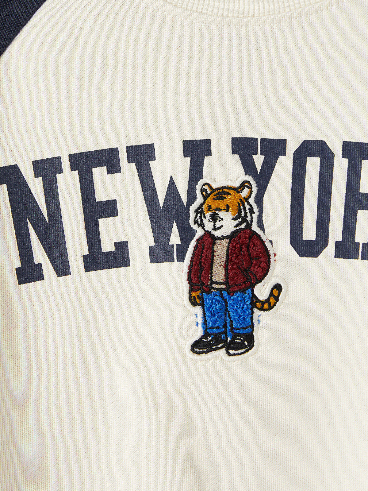 LCW baby Bej New York Baskılı Erkek Çocuk Sweatshirt - W66678Z1