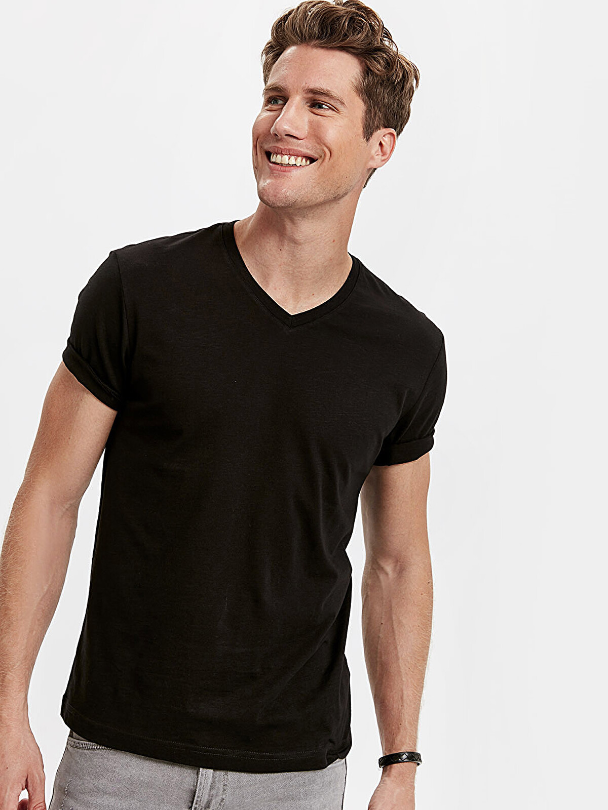 LCWAIKIKI Basic V-neck And Short Sleeve Cotton T-shirt - 8S1290Z8