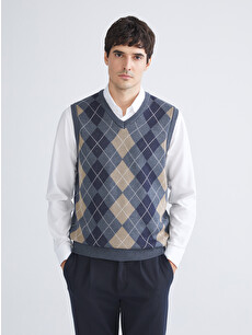 LCWAIKIKI Classic Standard Fit V Neck Men's Knitwear Sweater Vest