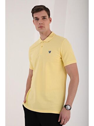 TOMMYLIFE Sarı Basic Göğüs Logolu Standart Kalıp Triko Polo Yaka Erkek T-Shirt - 87768