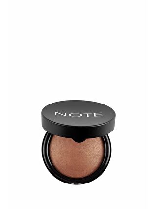 Note Cosmetique Baked Powder 03 Caramel Cake Işıltılı Bitişli Highlighter Toz Yüz Pudrası