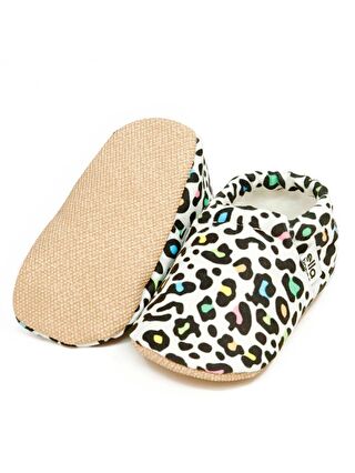 Beyaz-Siyah-Kırmızı