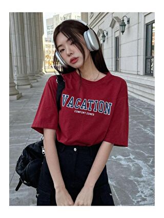 Trendseninle Kadın Bordo Vacation Baskılı Oversize Tişört