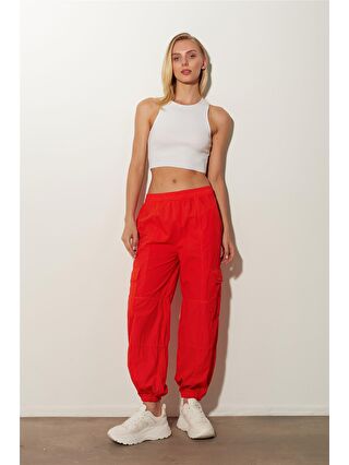Kırmızı
