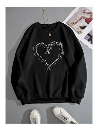 Trendseninle Kadın Siyah Çizgili Kalp Baskılı Oversize Sweatshirt