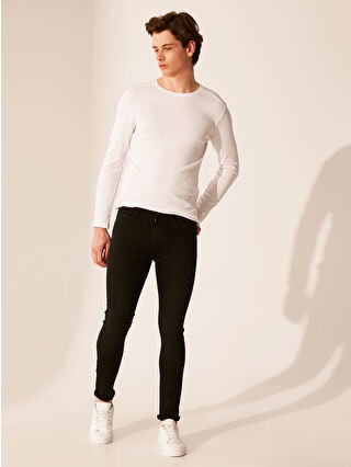 لون روديو أسود