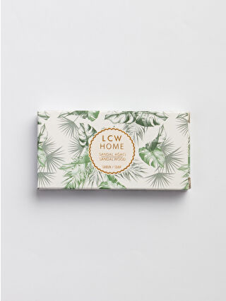 لون أخضر زيتوني فاتح