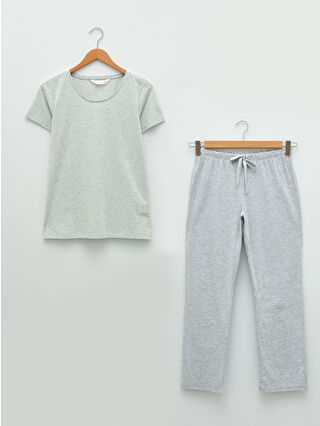 لون المغرة المتوسط