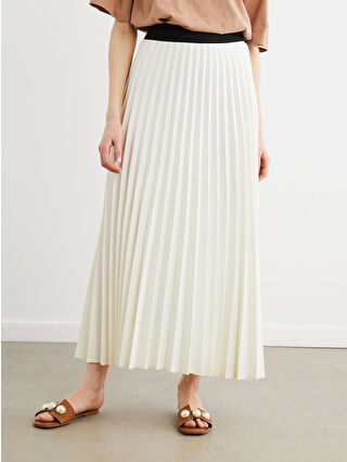 Terzi Dükkanı Beyaz Beli Lastikli Standart Fit Krep Kadın Pileli