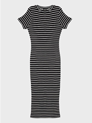 لون فانيلا مخطط