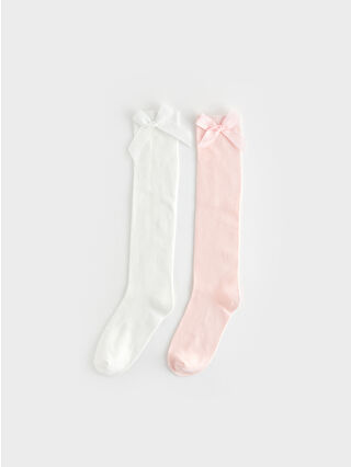 لون وردي باهت