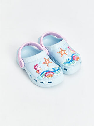 لون كاكي باهت