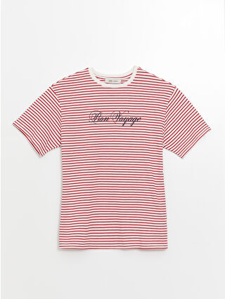 لون أحمر ساطع مخطط