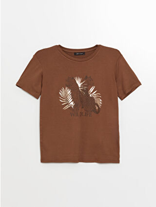 لون بني مائل إلى الأحمر