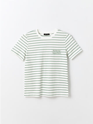 لون أخضر زيتوني فاتح