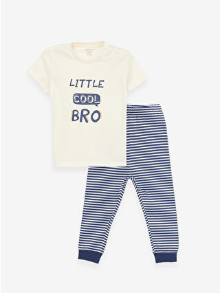 لون وردي باهت