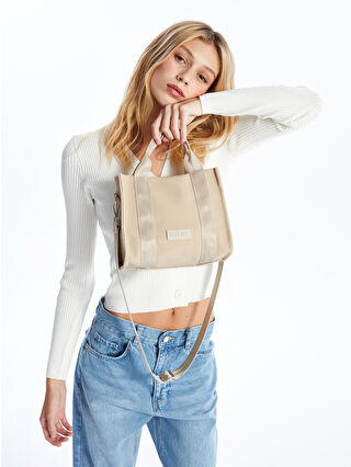 لون العشب الأخضر الداكن