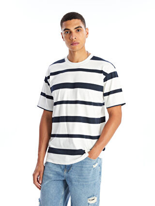 لون خوخي مخطط