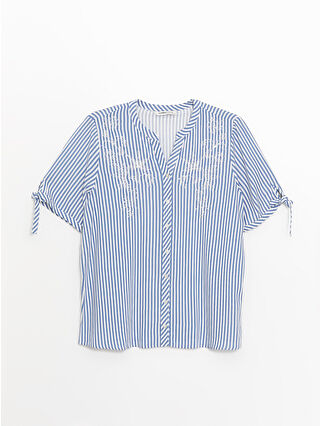 لون أزرق نيلي فاتح مخطط