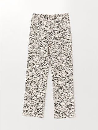 لون وردي فاتح مطبوع