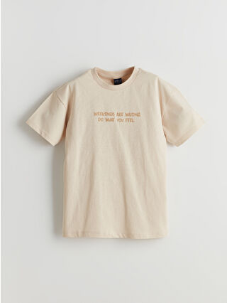 لون أخضر فاقع