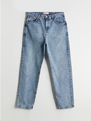 لون أخضر فاقع